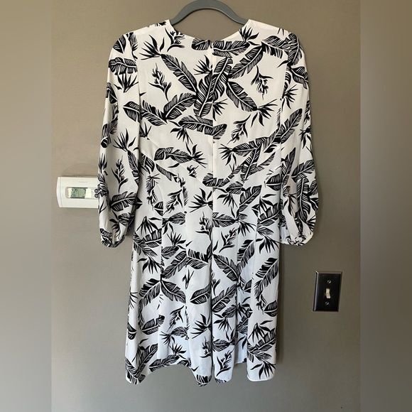 NWT JAY GODFREY Jean Printed Floral Black & White Dress Size 6 - Picture 3 of 6